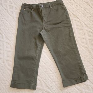 10 Chaps Olive Green Cropped  Cuffed Jeans